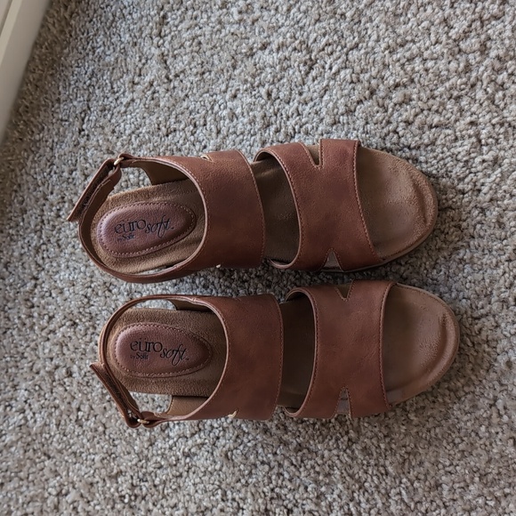 Eurosoft Sadra Wedge Sandals - Picture 4 of 5